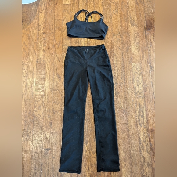Black Women's Gapfit Yoga Set Pants Medium & Strappy Sports Bra Women's Med - Picture 8 of 17